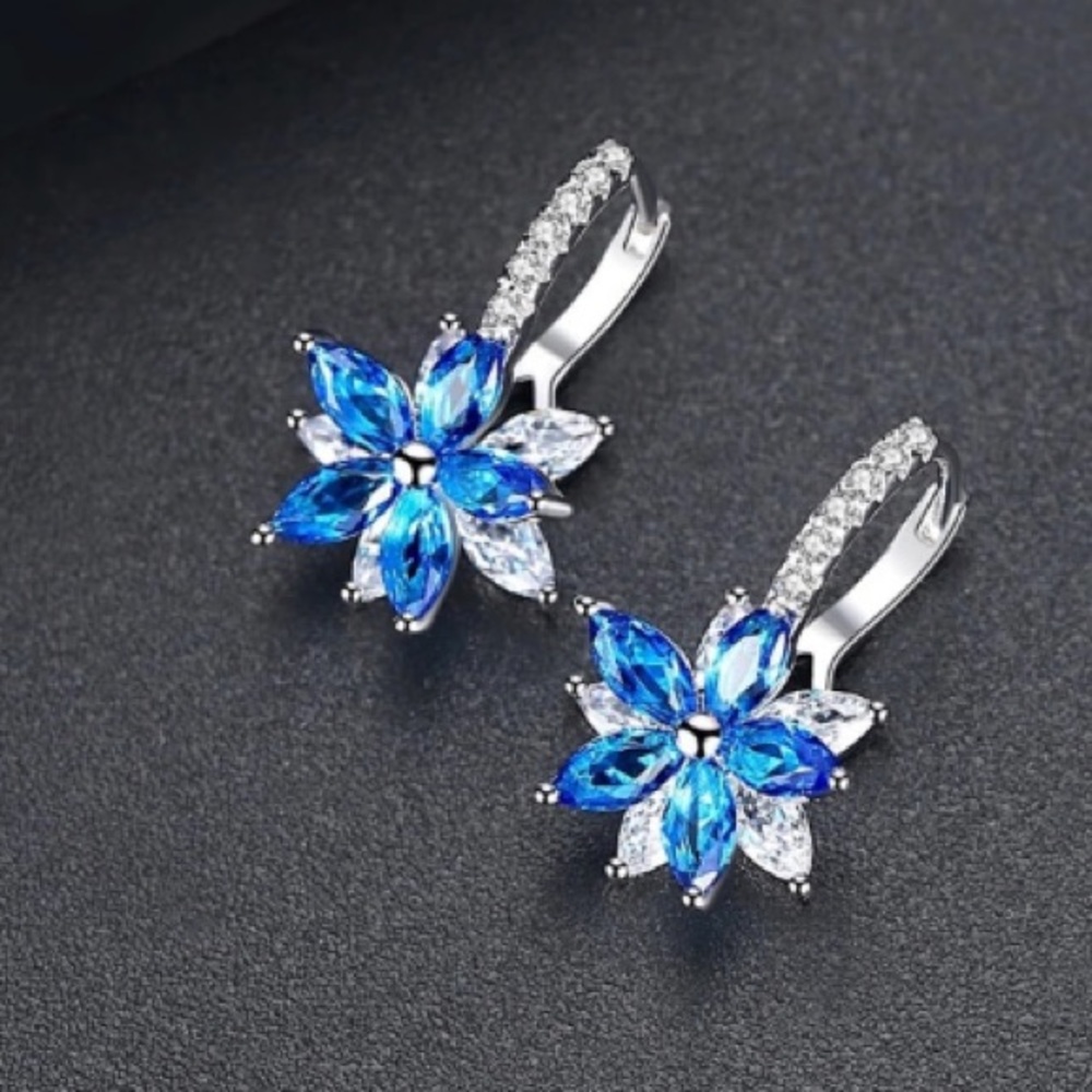 NEW!💙💎GORGEOUS! ROYAL BLUE FLOWER! CZ DROPS!💎💙 - Picture 7 of 8